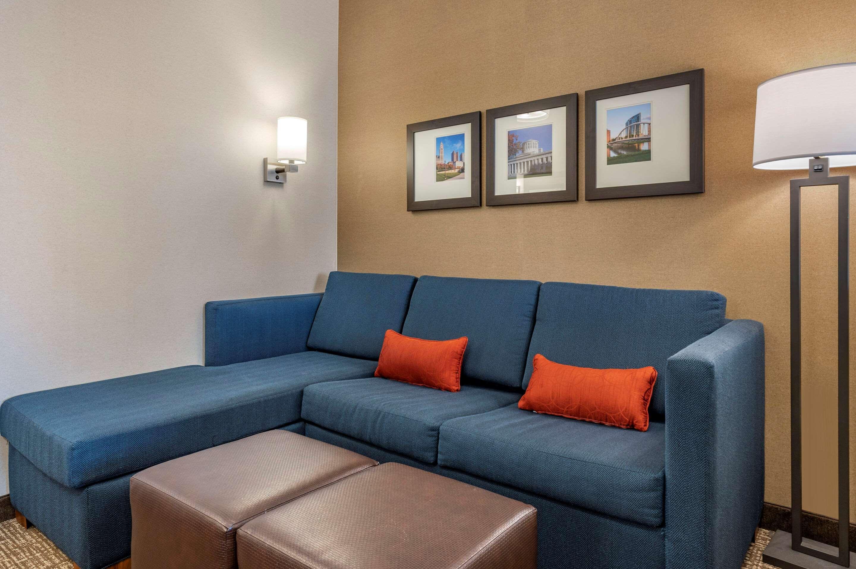 Comfort Suites Columbus Airport Exterior photo