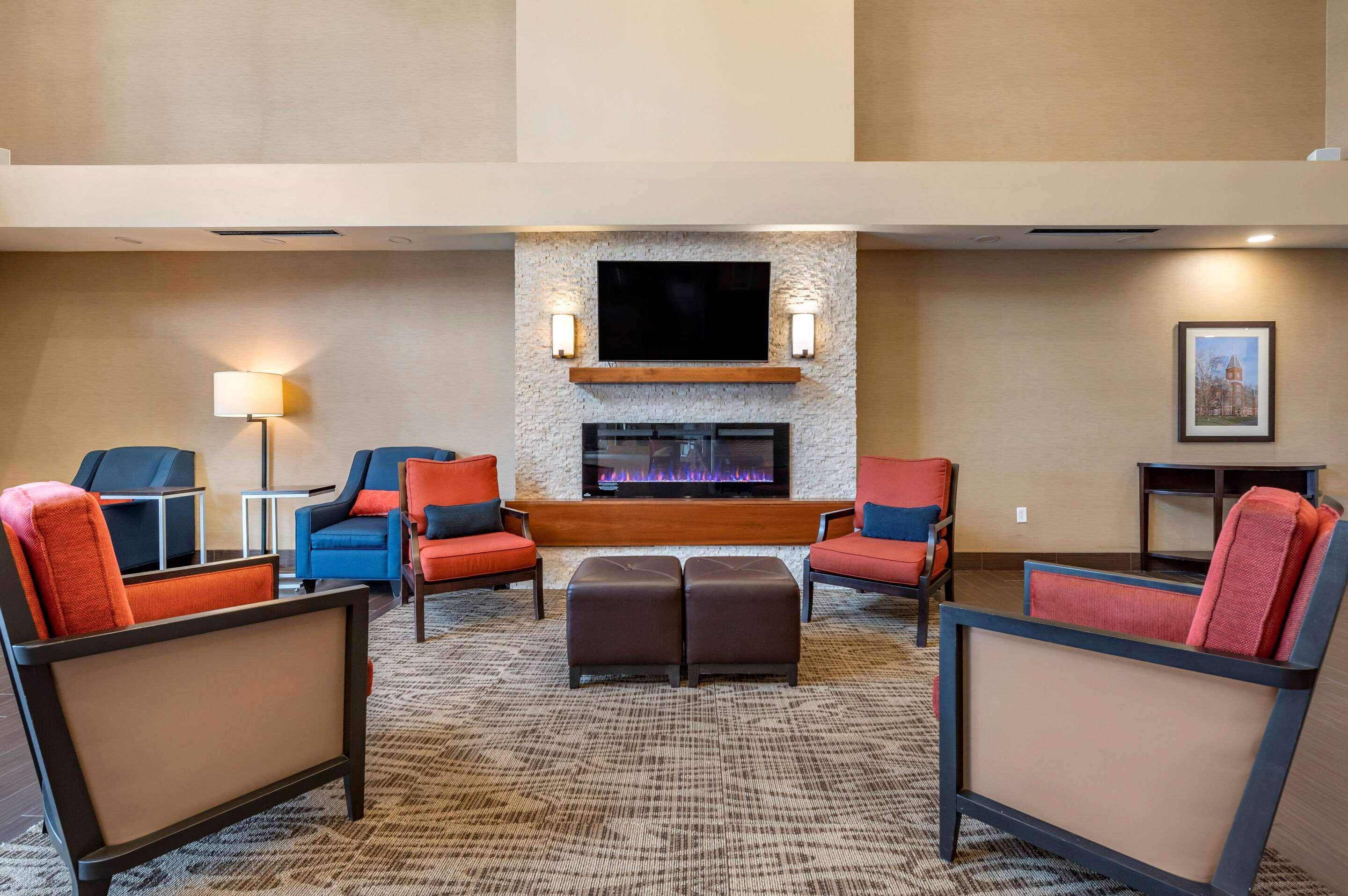 Comfort Suites Columbus Airport Exterior photo